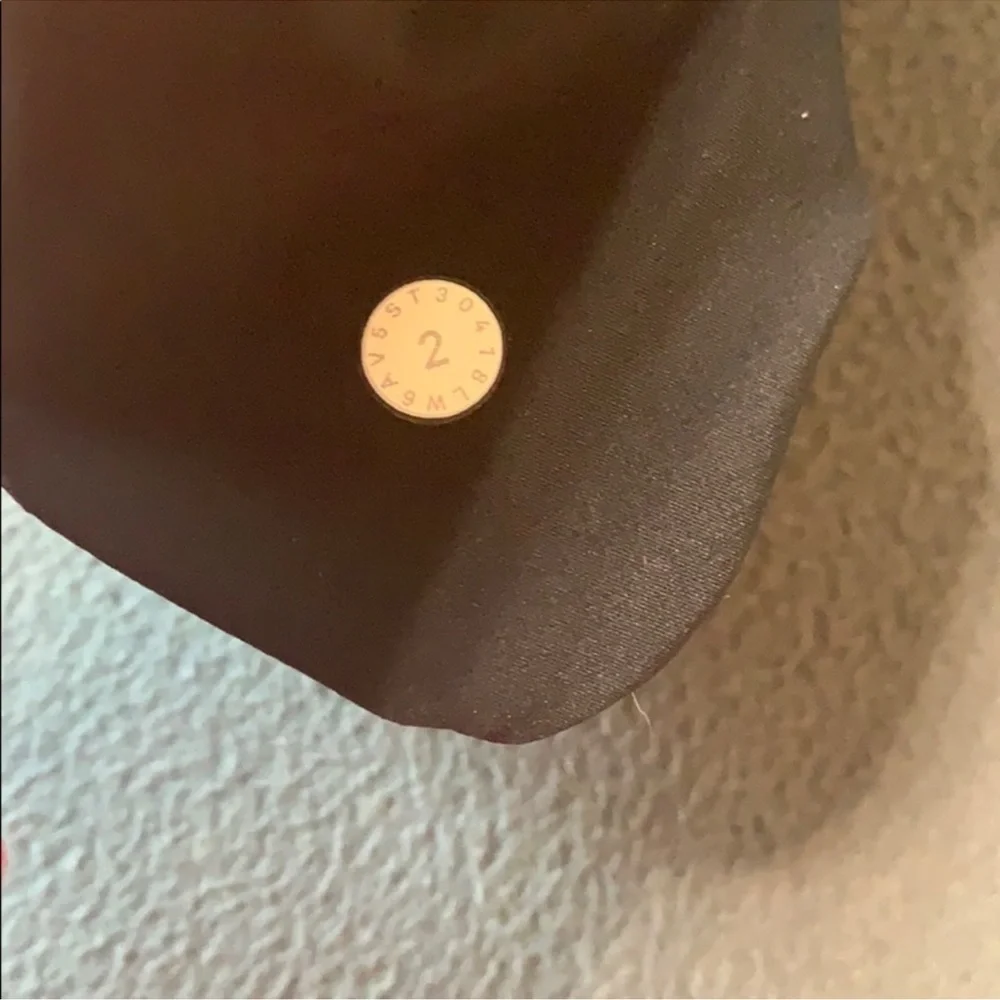 Lululemon Cropped Black Pants Light Strides Crop 23" Black - Picture 8 of 8